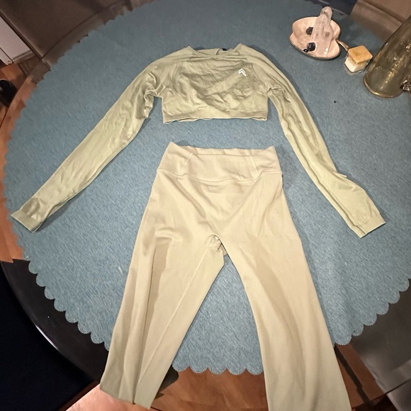 Women's Green Long Sleeve Crop Top - Picture 2 of 3